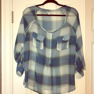Old Navy shear top. Size large. NWOT